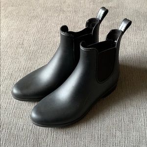Size 7 Chelsea Rainboots
